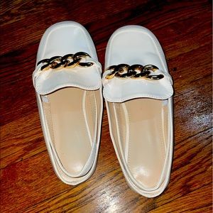 White sling back with gold chain embellishment